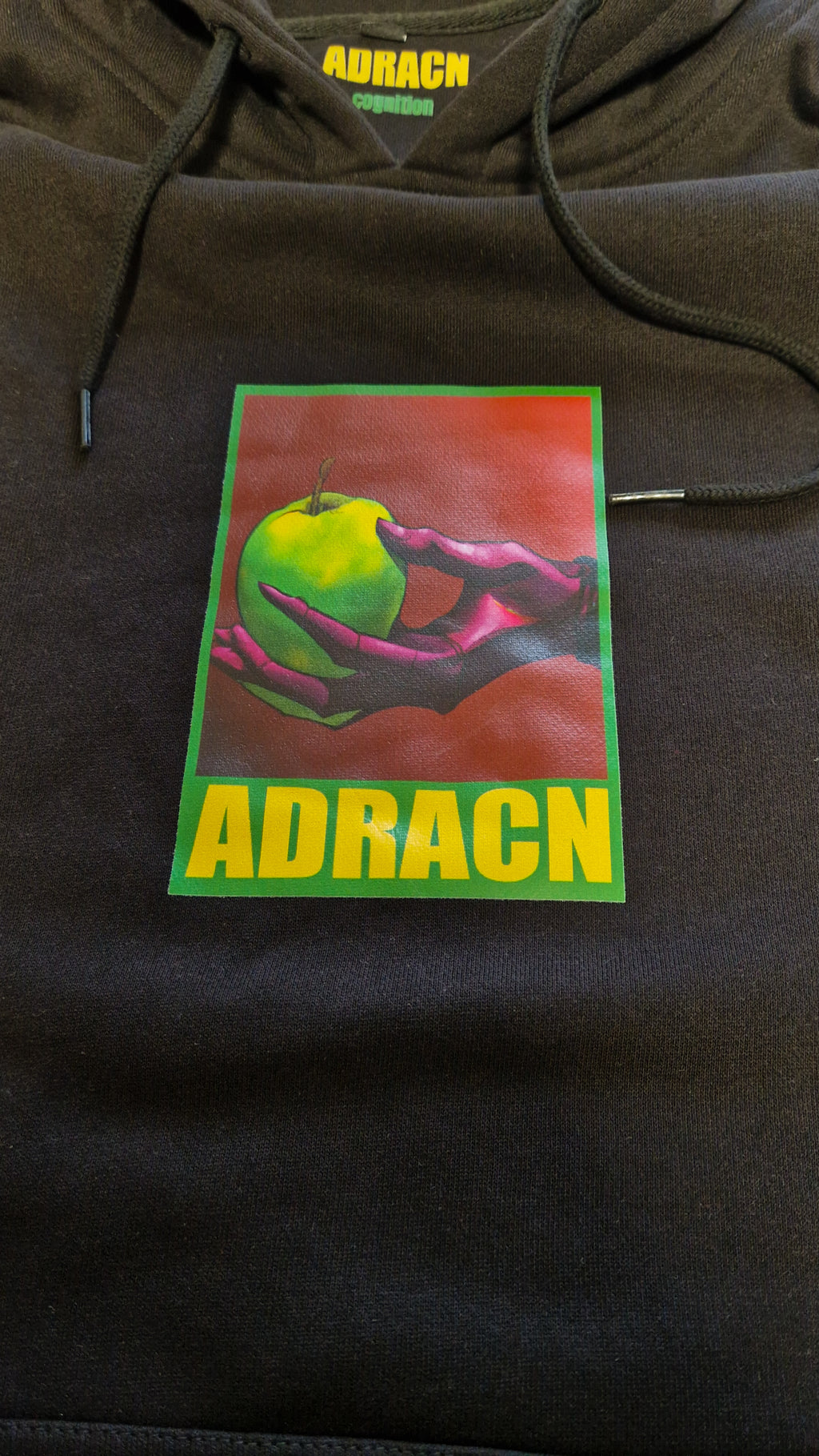  "Adracn Cognition Loose Fit Hoodie - Detailansicht Cognition Druck"